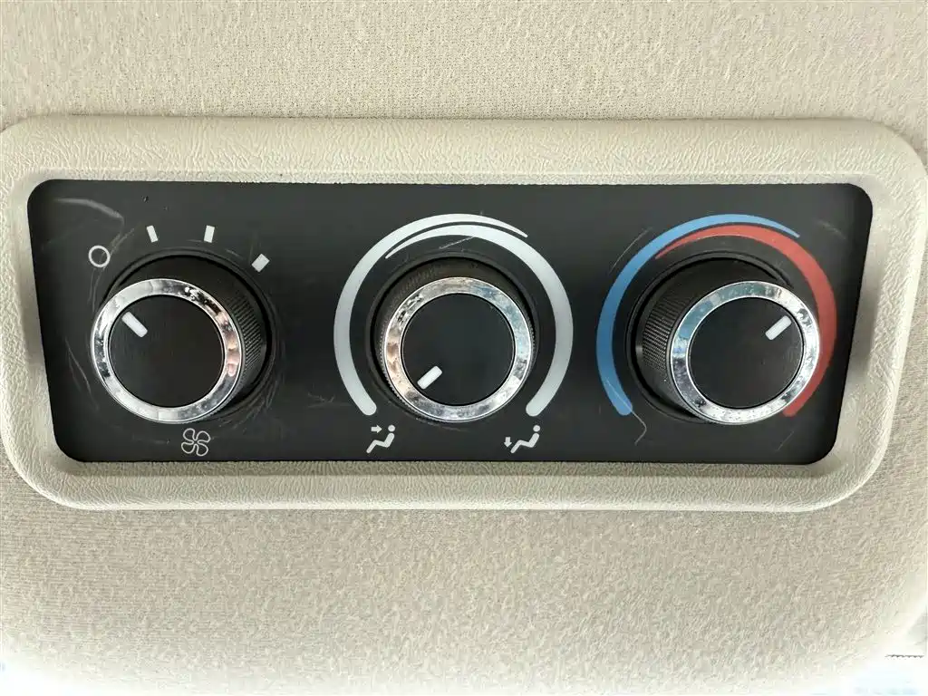 GMC Savana 2012 6.0L Leader Classic Edition фото 10