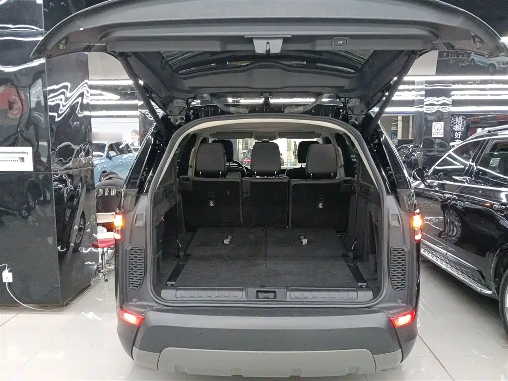 Land Rover Discovery 2018 3.0 SC V6 SE фото 19
