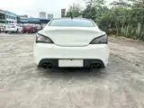Photo 8 - Hyundai Genesis Coupe