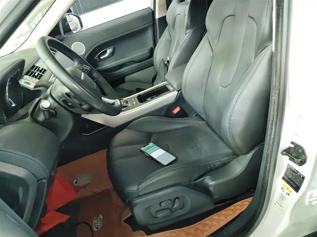 Land Rover Range Rover Evoque 2015 2.0T 5-Door Intelligent Edition фото 7