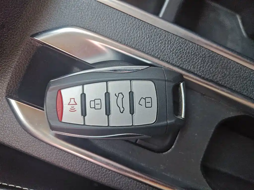 Haval M6 2021 PLUS 1.5T DCT Luxury Smart Connect фото 11