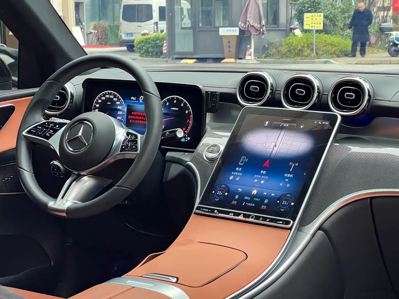MERCEDES-BENZ GLC