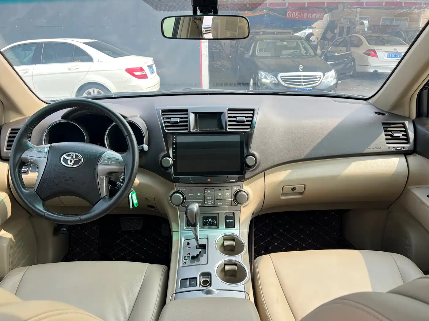 Toyota Highlander 2011 2.7L 2WD 7-seat Luxury Navigation фото 12