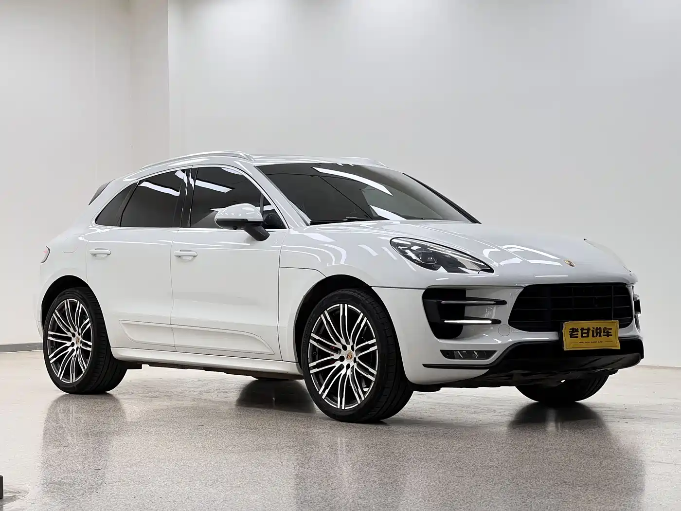 Porsche Macan 2014 Macan Turbo 3.6T фото 4