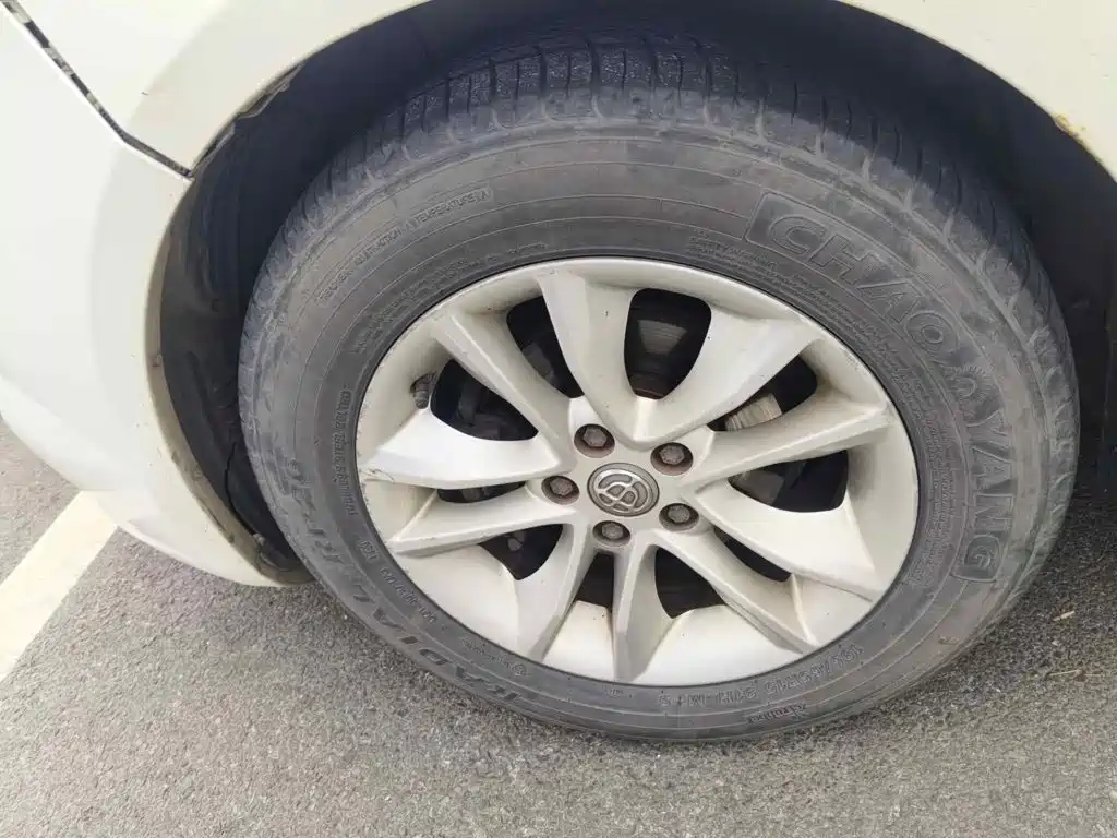 Zhonghua H330 2013 2013 1.5L Automatic Luxury