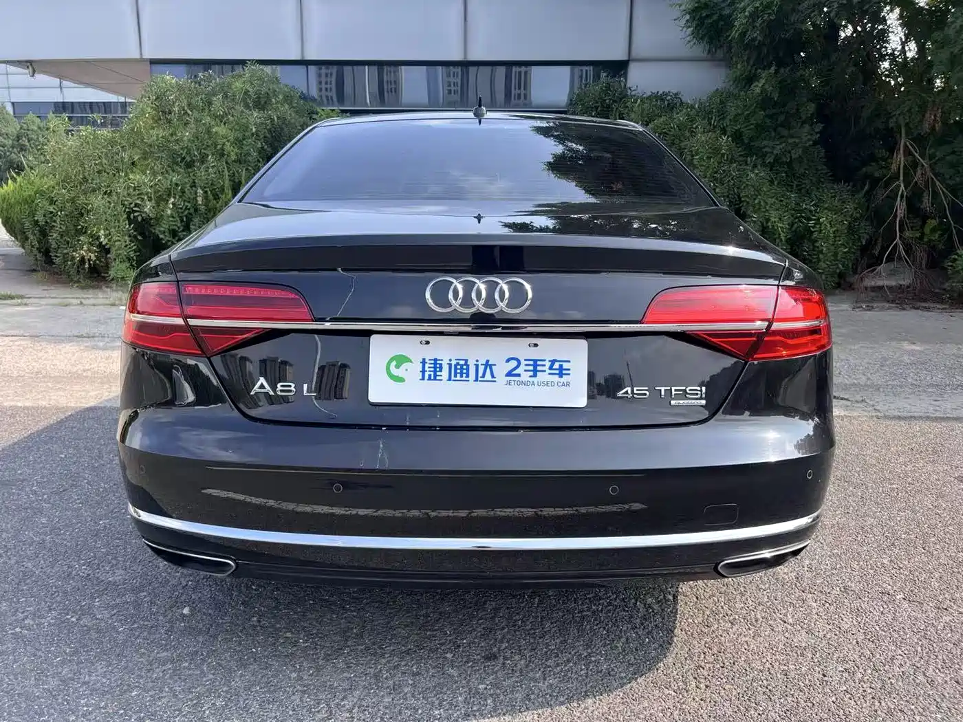 Фото 4 - Audi A8