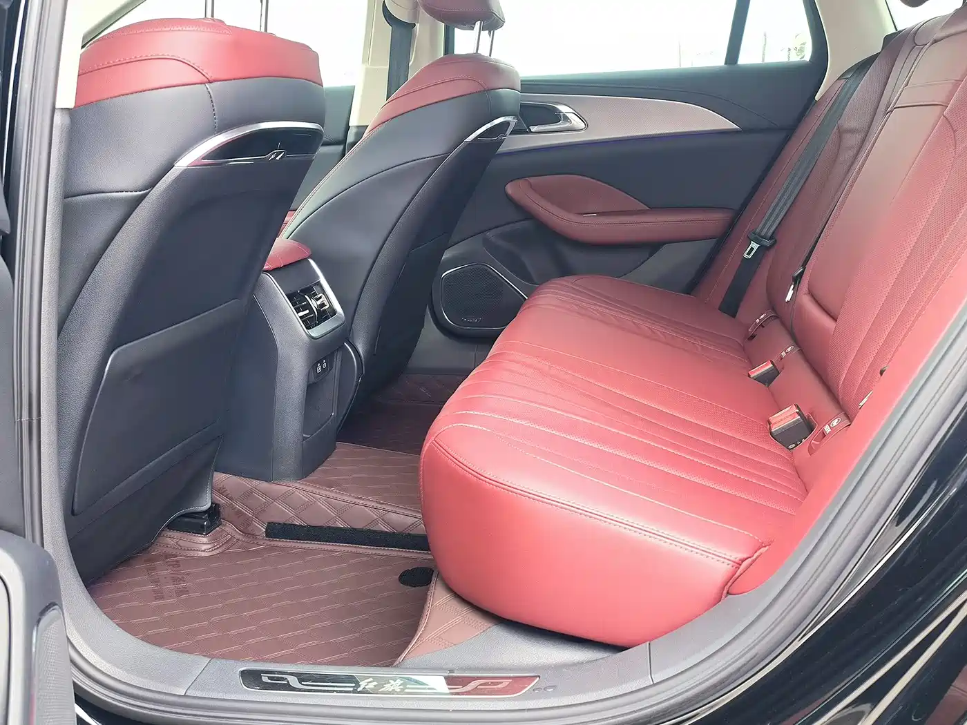 Hongqi H5 2024 2.0T Automatic Smart Connect Flag Smooth Edition фото 11