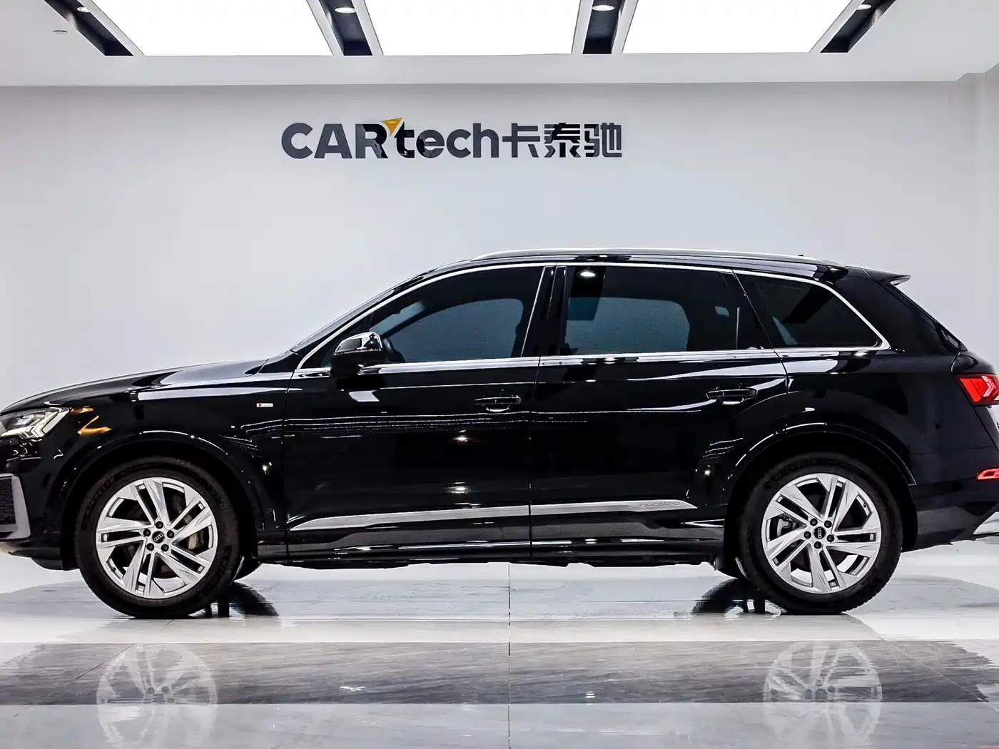 Audi Q7 2023 45 TFSI quattro S line Sport фото 2