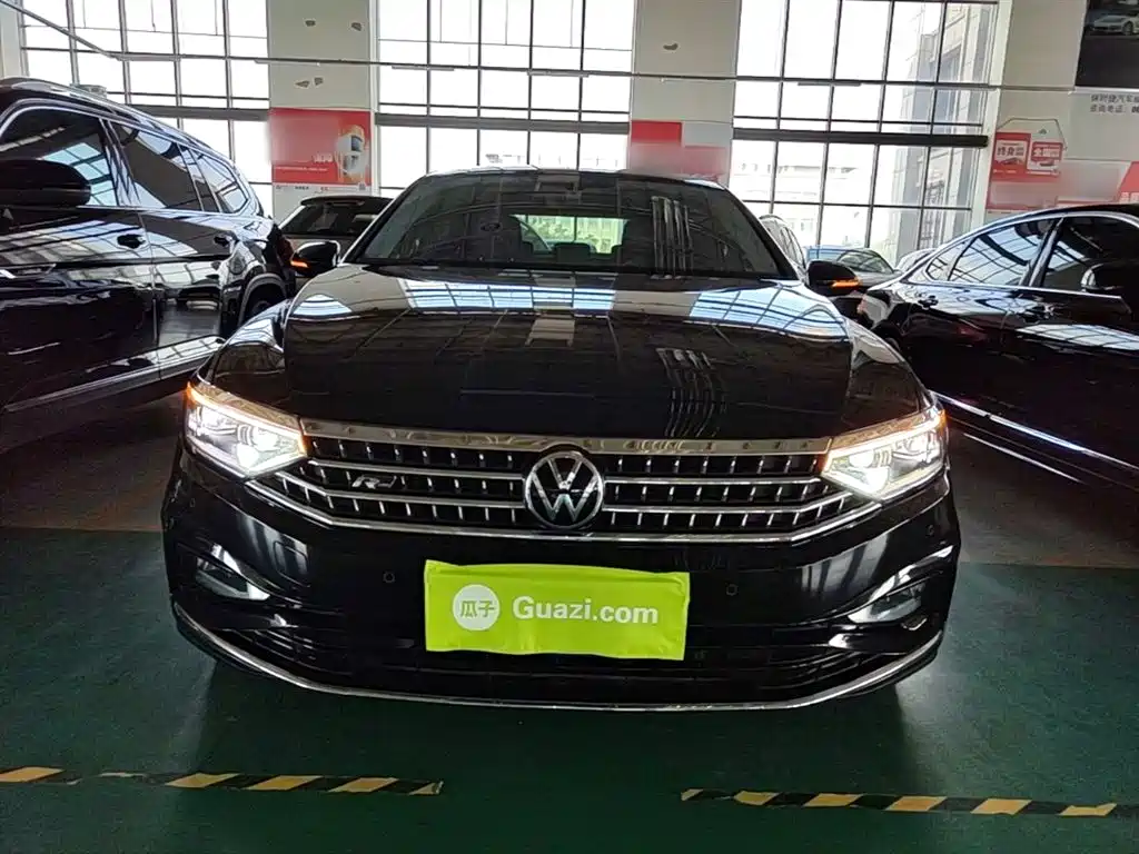 Volkswagen Magotan 2023 Model 2 Million Units Commemorative Edition 280TSI DSG Leading Version фото 3
