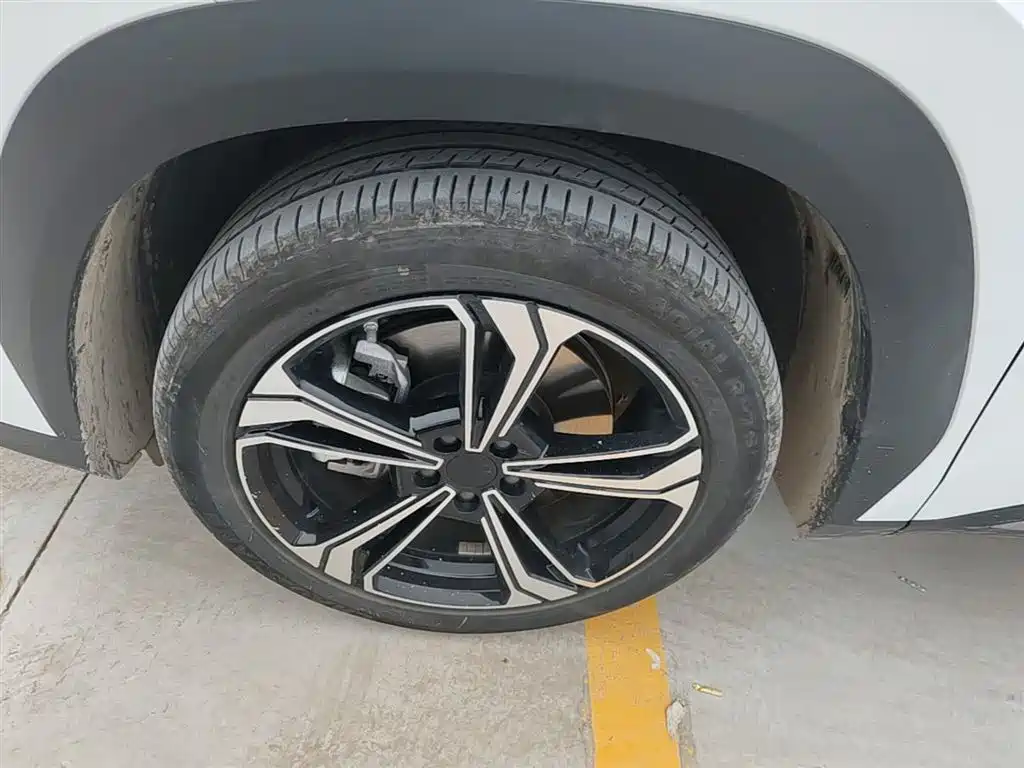 Geely Galaxy Galaxy L7 2025 EM-i 115km Explorer+ Edition фото 23