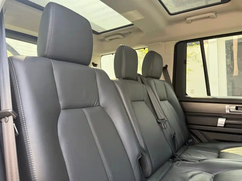 Land Rover Discovery 2015 3.0 SDV6 HSE Diesel фото 26