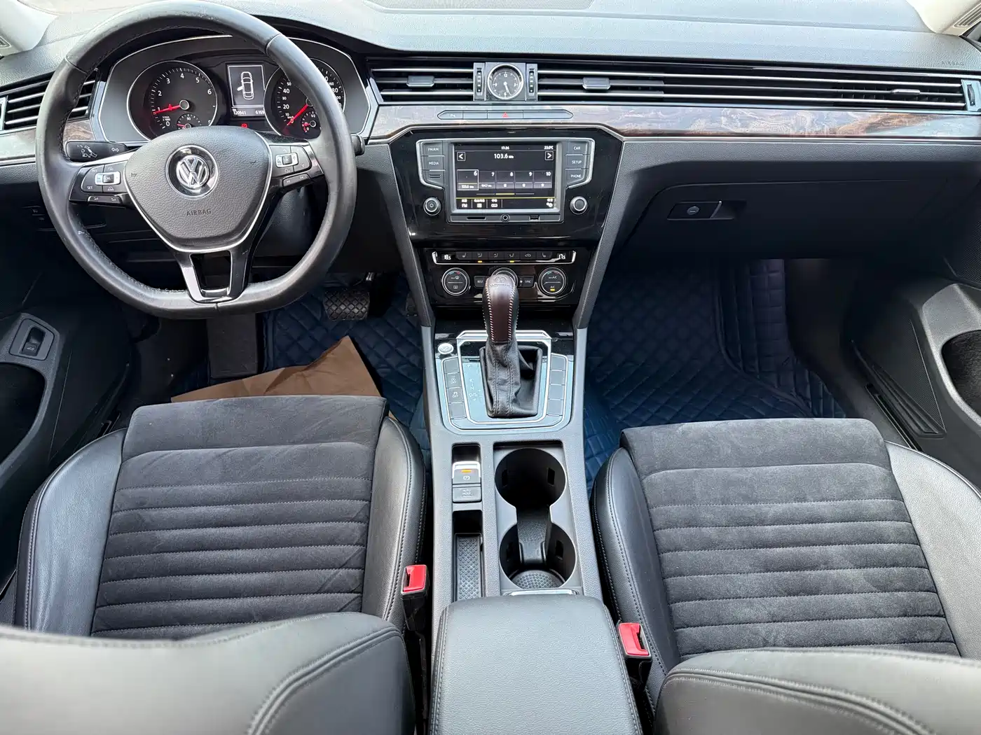Volkswagen Magotan 2017 330TSI DSG Luxury фото 9