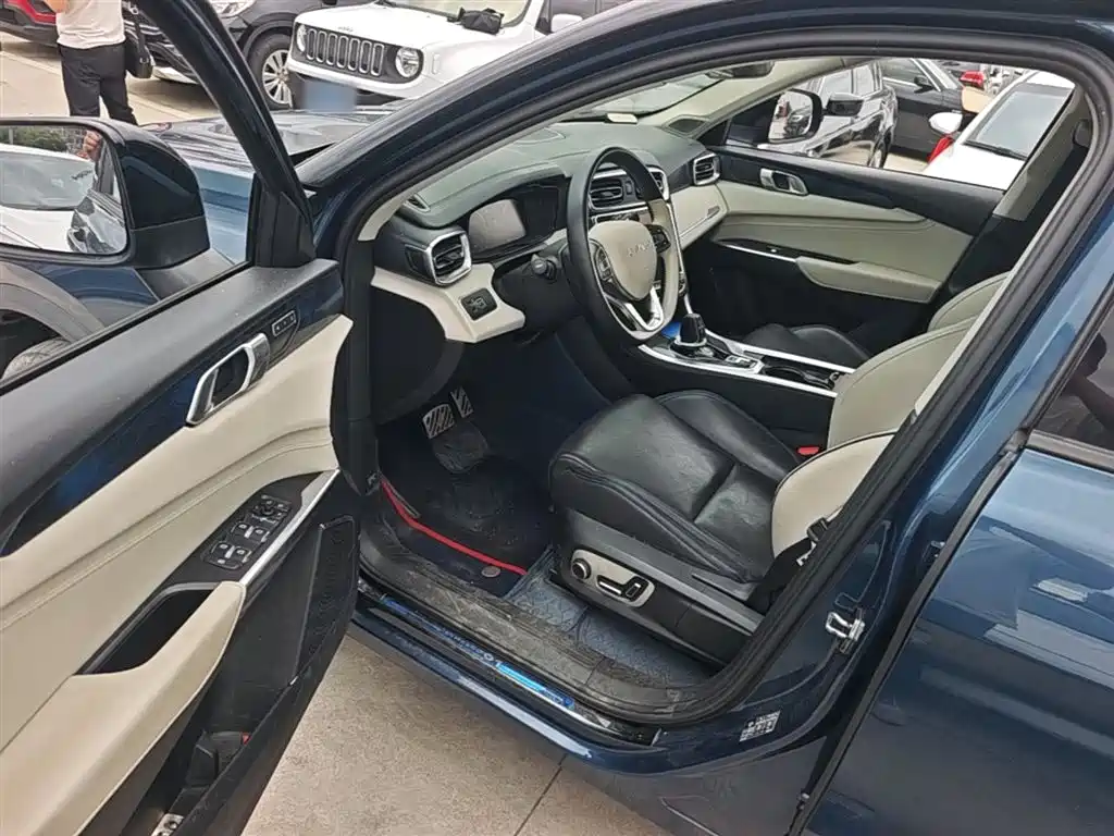 Lynk & Co 01 2019 2.0T 2WD Pro Edition China V фото 12