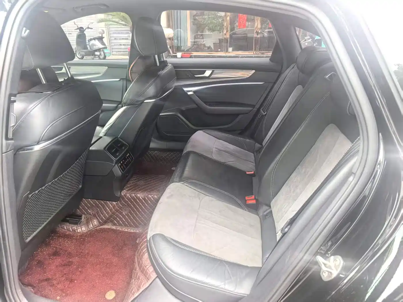 Photo 6 - Audi A6L