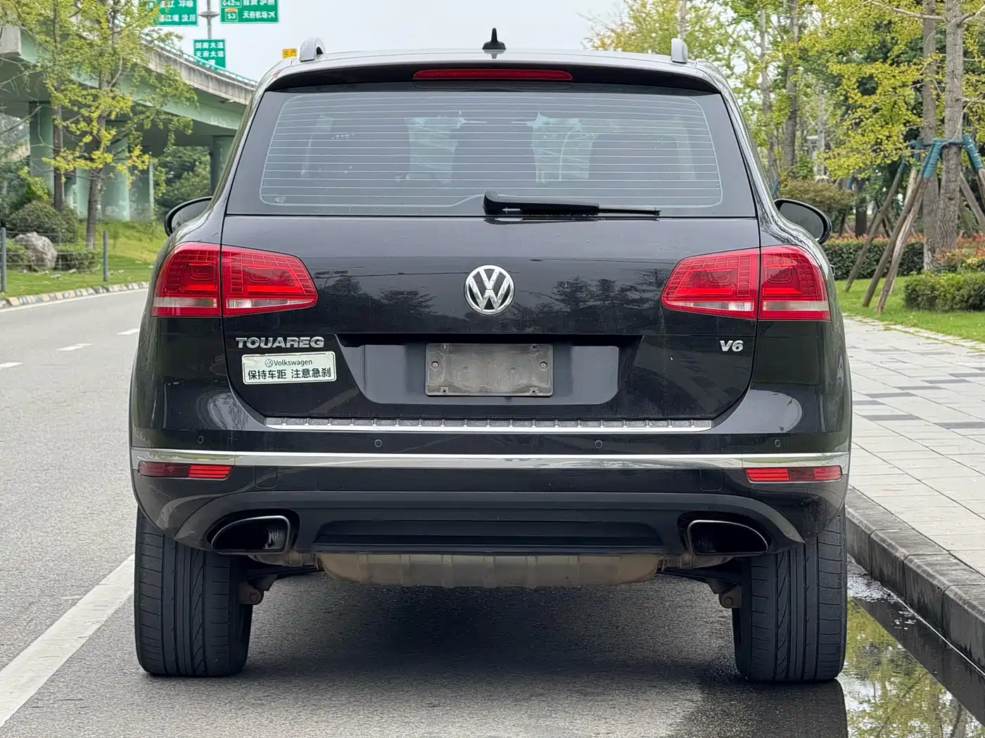 VOLKSWAGEN TOUAREG