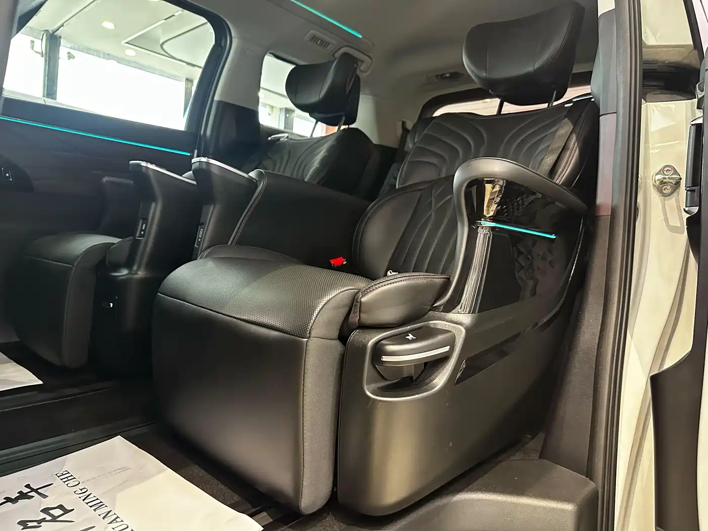 GAC Trumpchi Trumpchi M8 2024 Master Series Super Hybrid фото 12