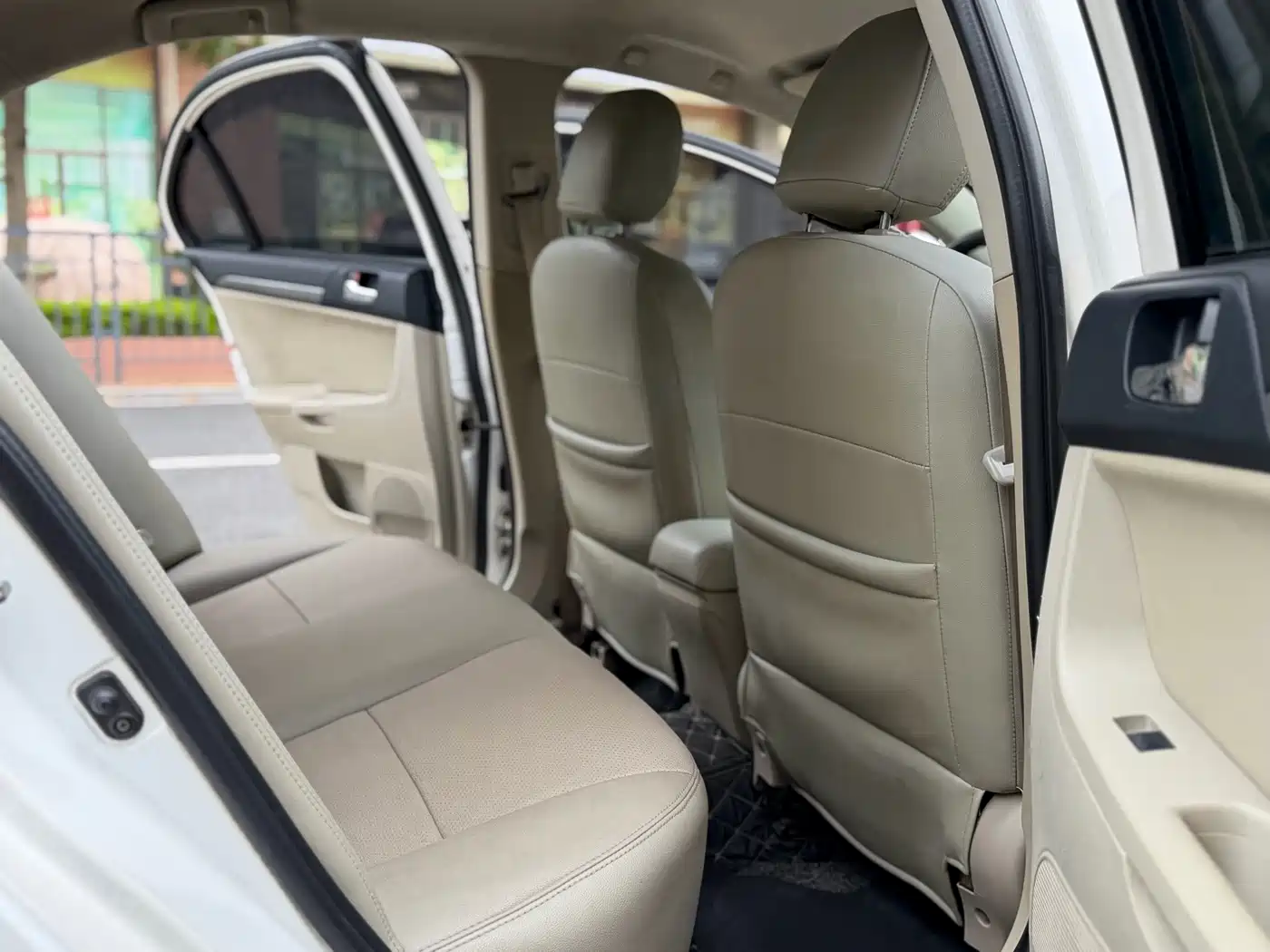 Mitsubishi Lancer EX 2010 Fashion Edition 1.8L CVT Comfort фото 13