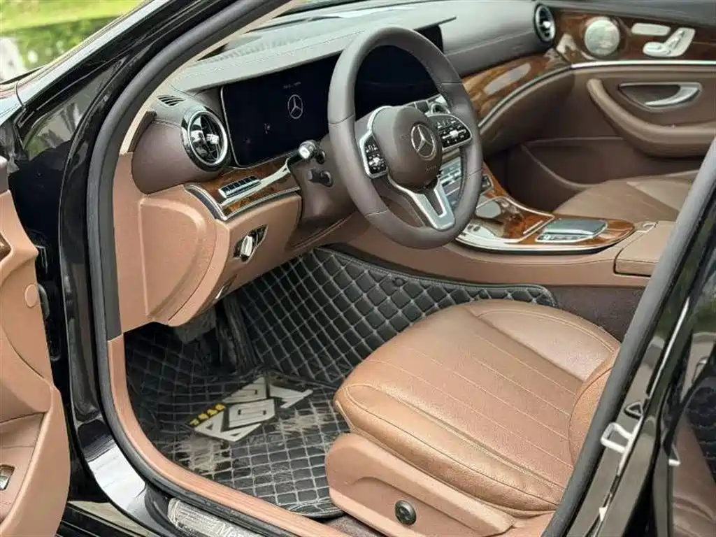 Mercedes-Benz E-Class 2020 E 300 L Fashion фото 3