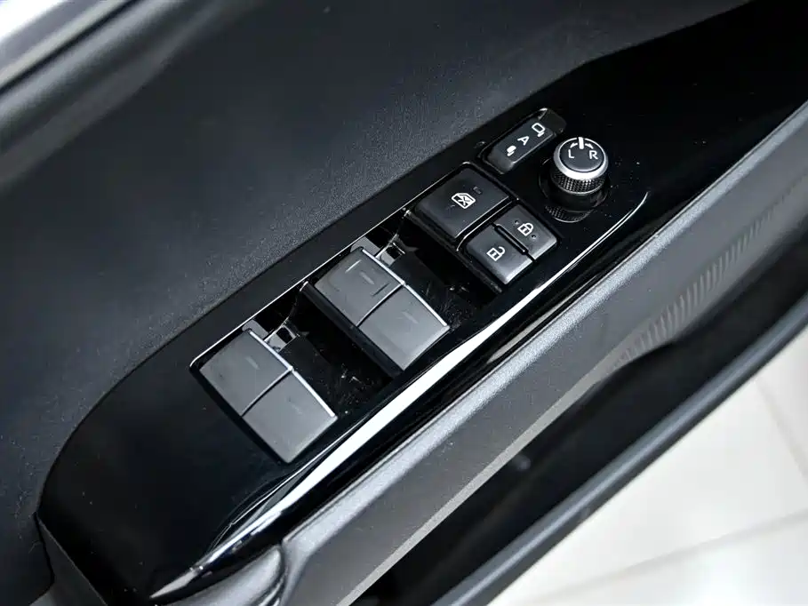 Toyota Camry 2024 2.0G Premium Edition фото 23