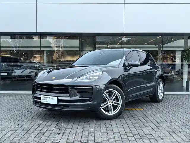 Porsche Macan 2023 Macan 2.0T — фото 1