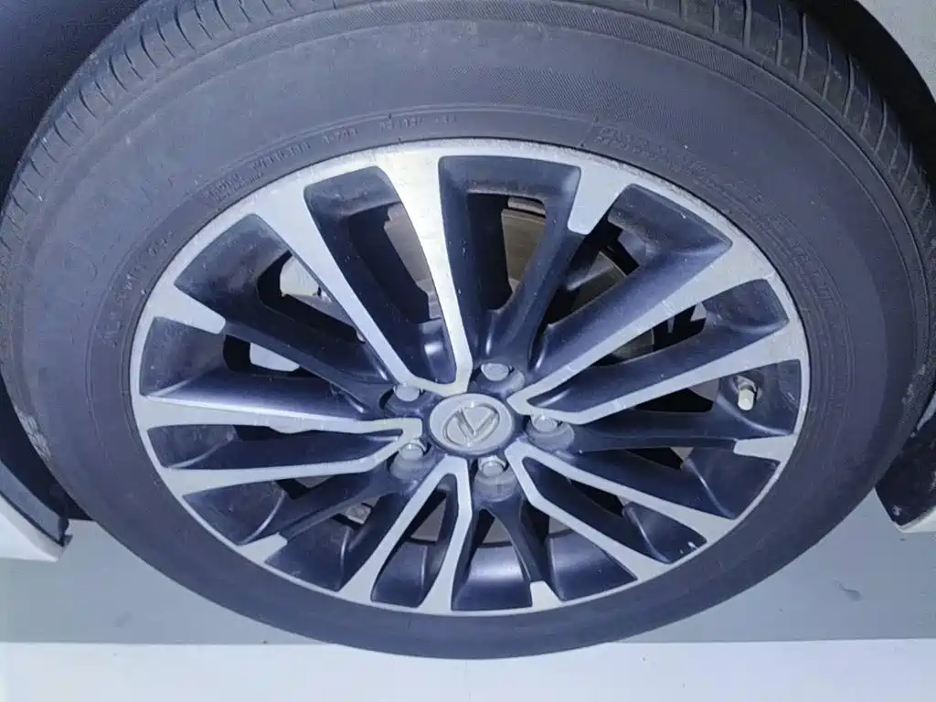 Photo 7 - Lexus ES