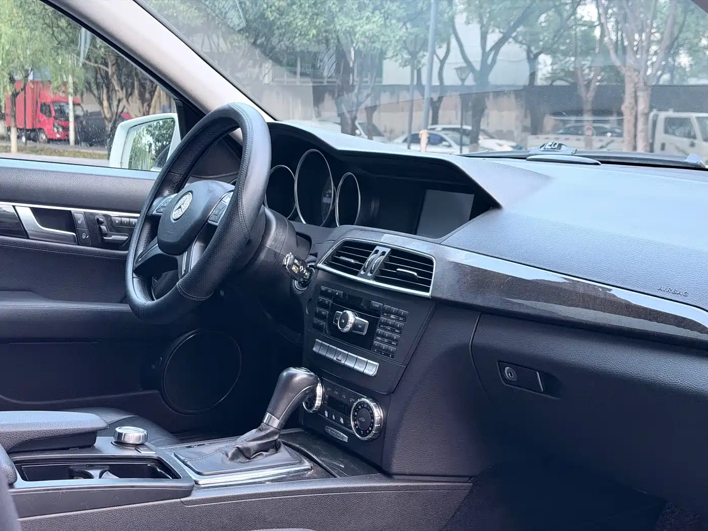 Photo 12 - Mercedes-Benz C-Class