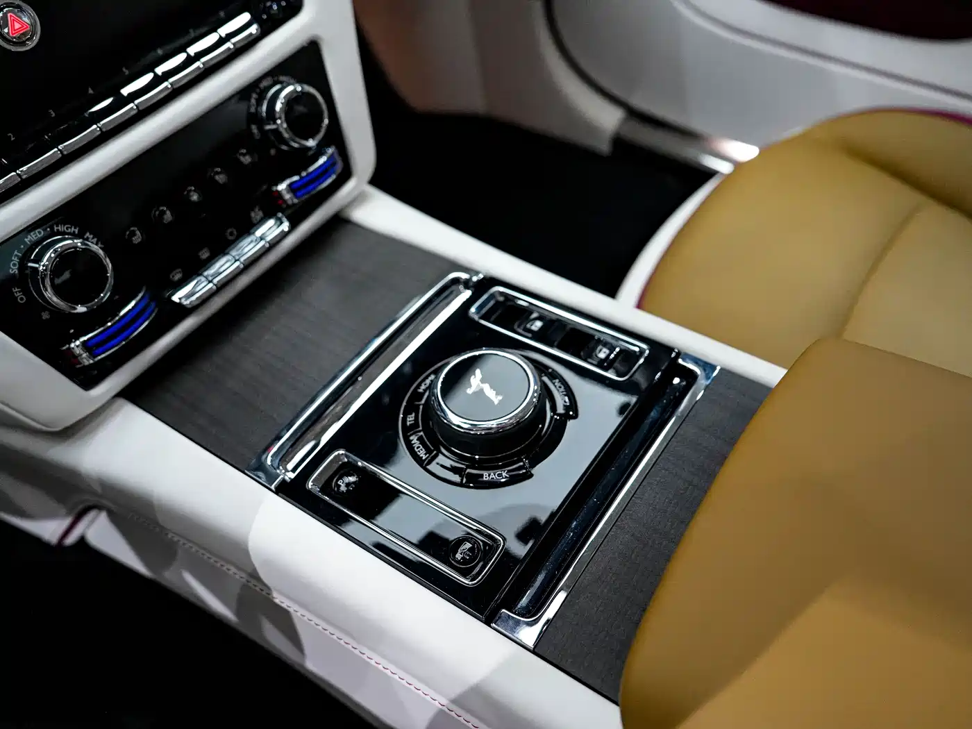 Rolls-Royce Spectre 2024 Standard Model фото 19
