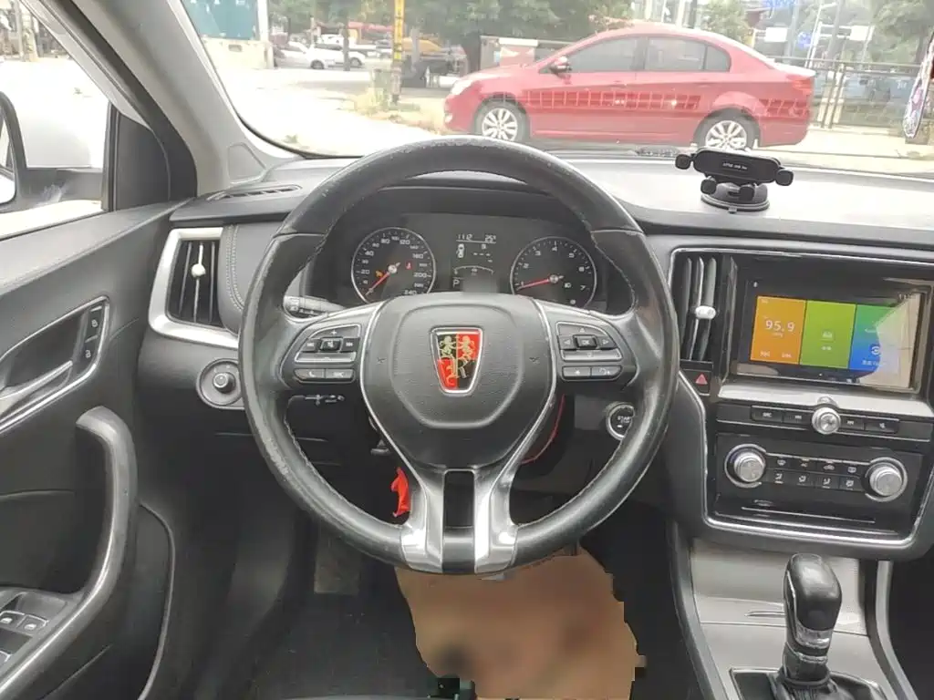 Фото 11 - Roewe i6