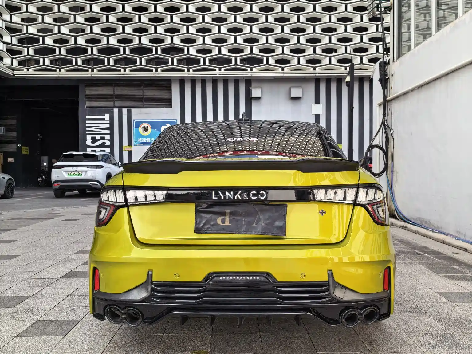 Фото 8 - Lynk & Co 03