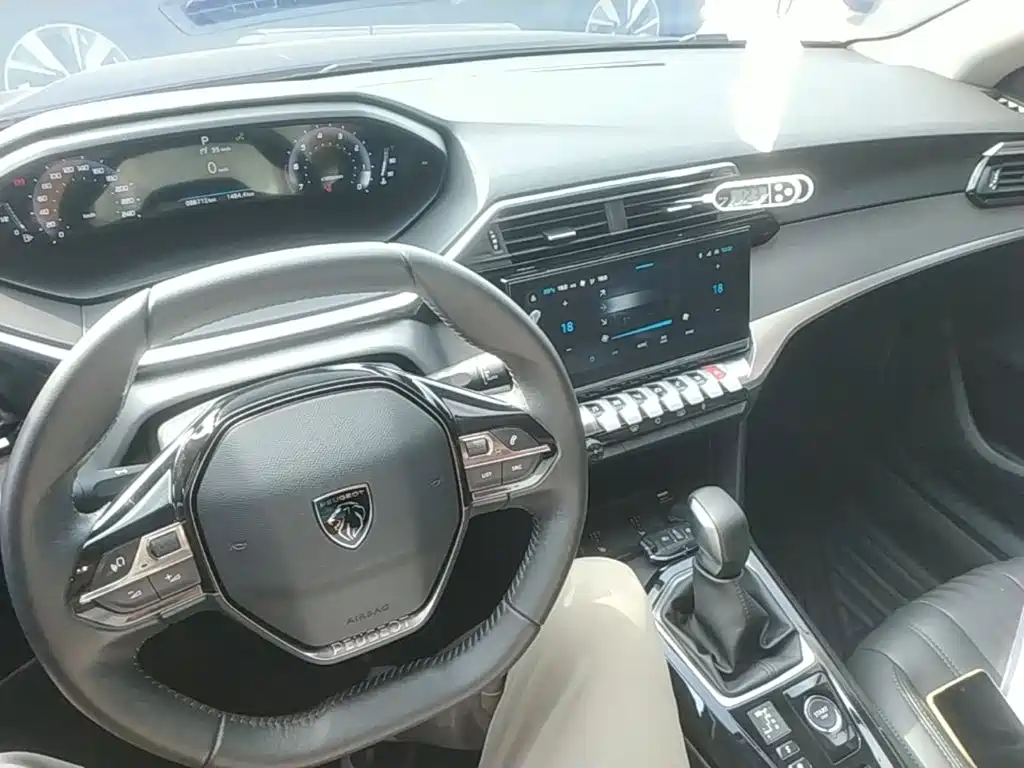 صورة 10 - Peugeot 408