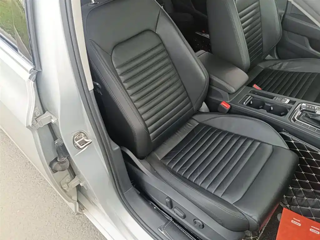 Volkswagen Magotan 2017 330TSI DSG Leading фото 25