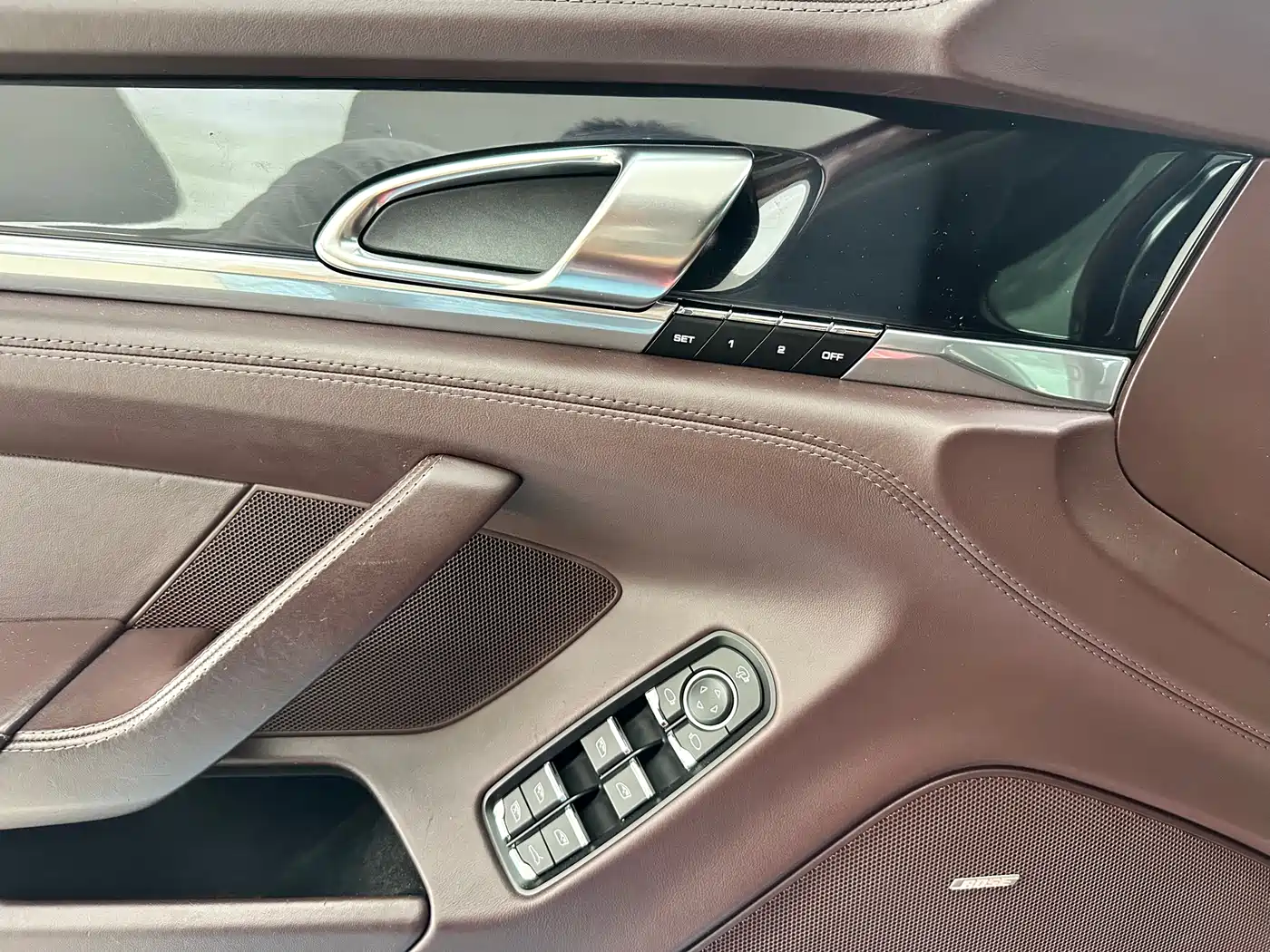 Porsche Panamera 2010 Panamera 4 3.6L фото 8