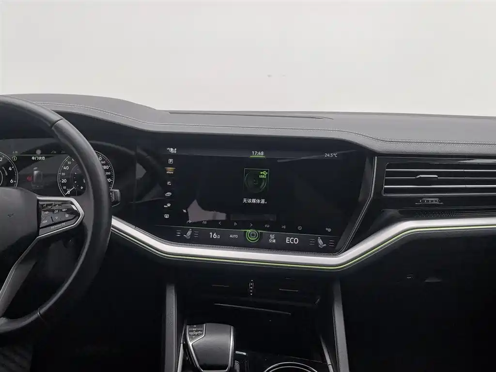 Volkswagen Touareg New Energy 2021 eHybrid фото 12