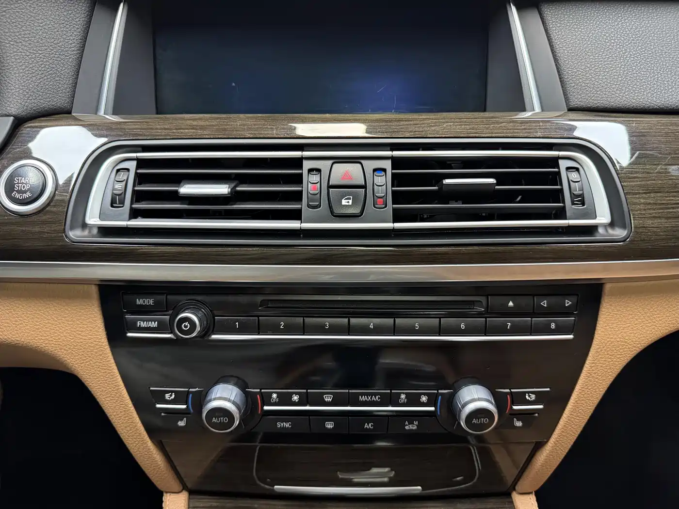 BMW 7 Series 2013 Model 730Li Leading фото 23