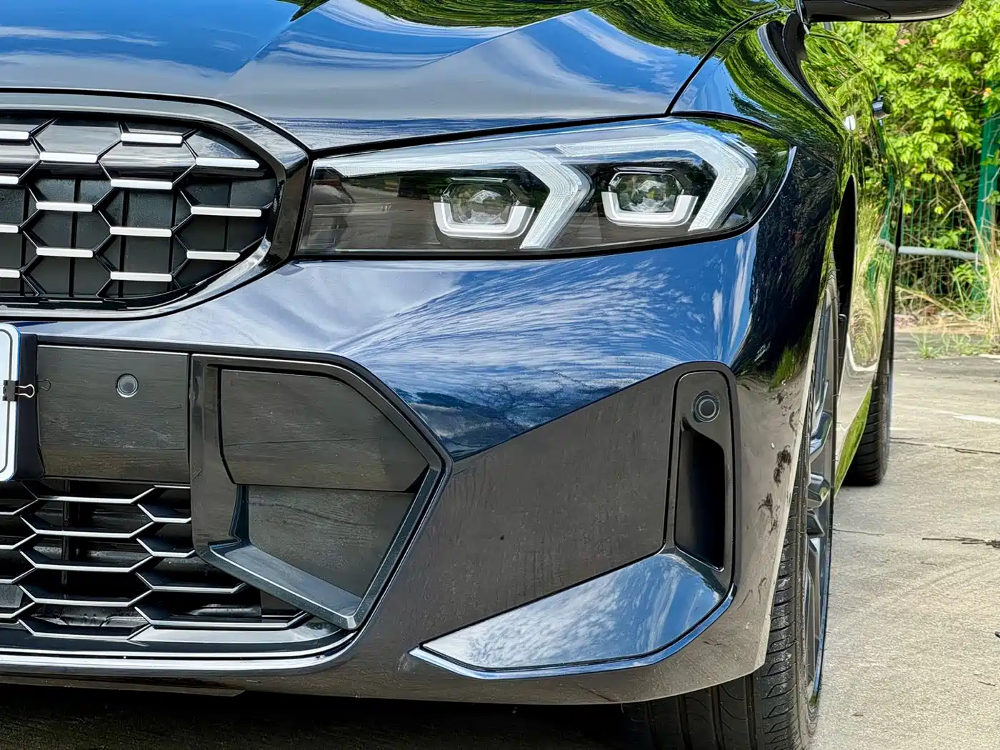 BMW 3 Series 2023 325i M Sport Black Night Package фото 18