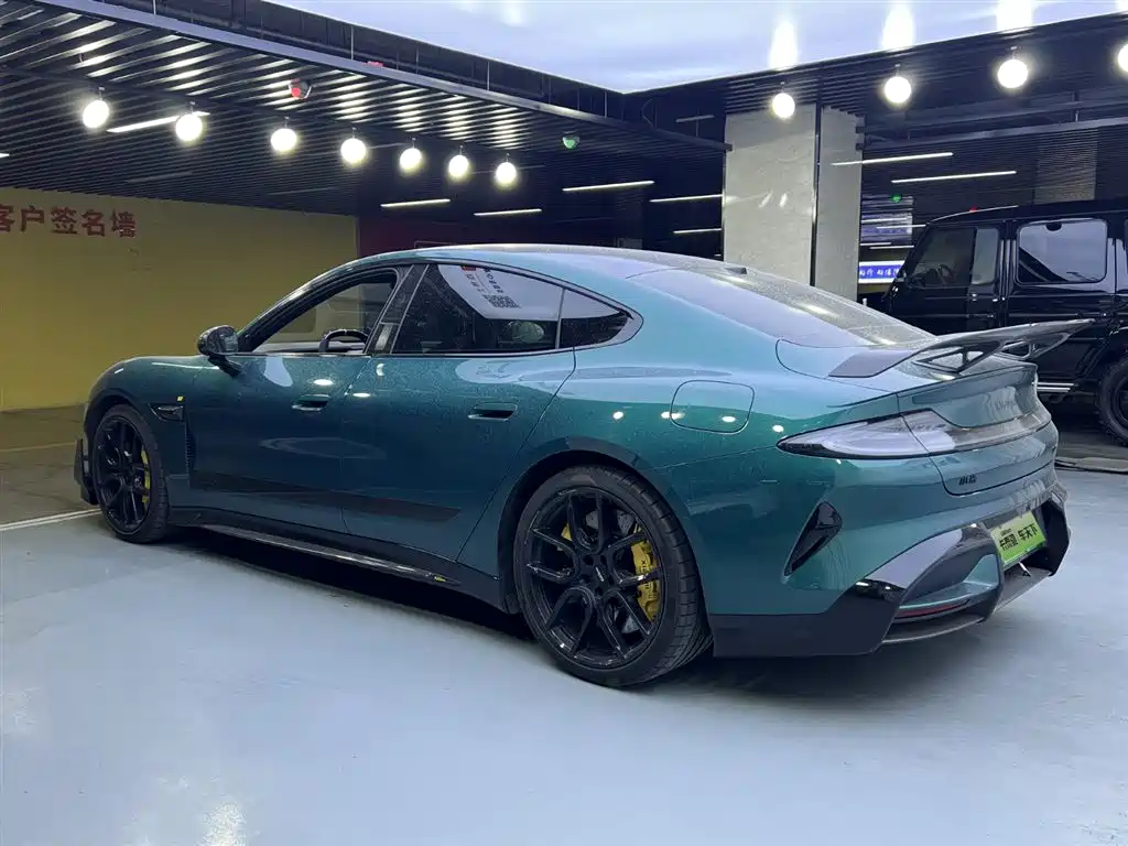 XIAOMI CAR XIAOMI SU7 ULTRA