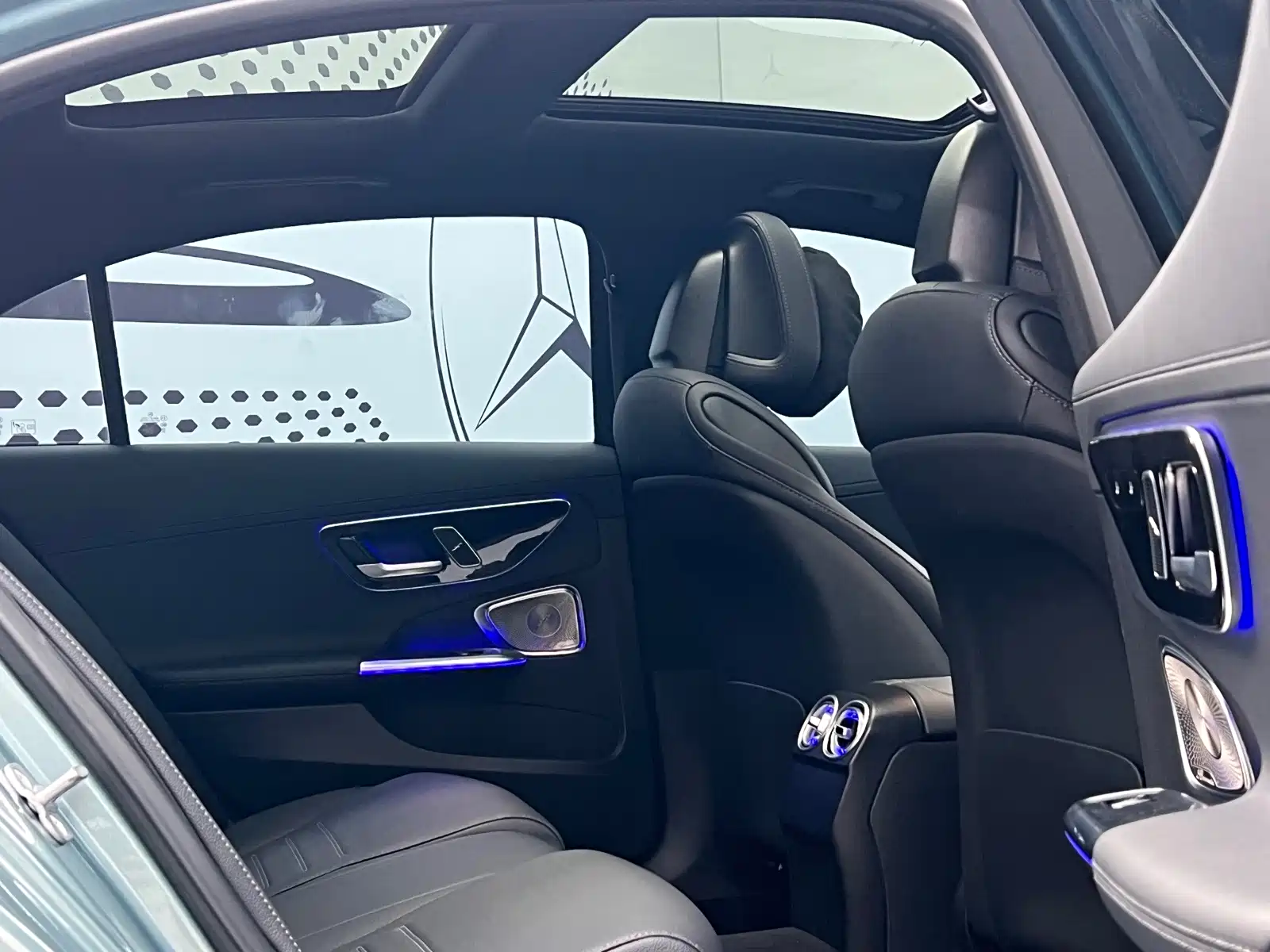 Фото 9 - Mercedes-Benz C-Class