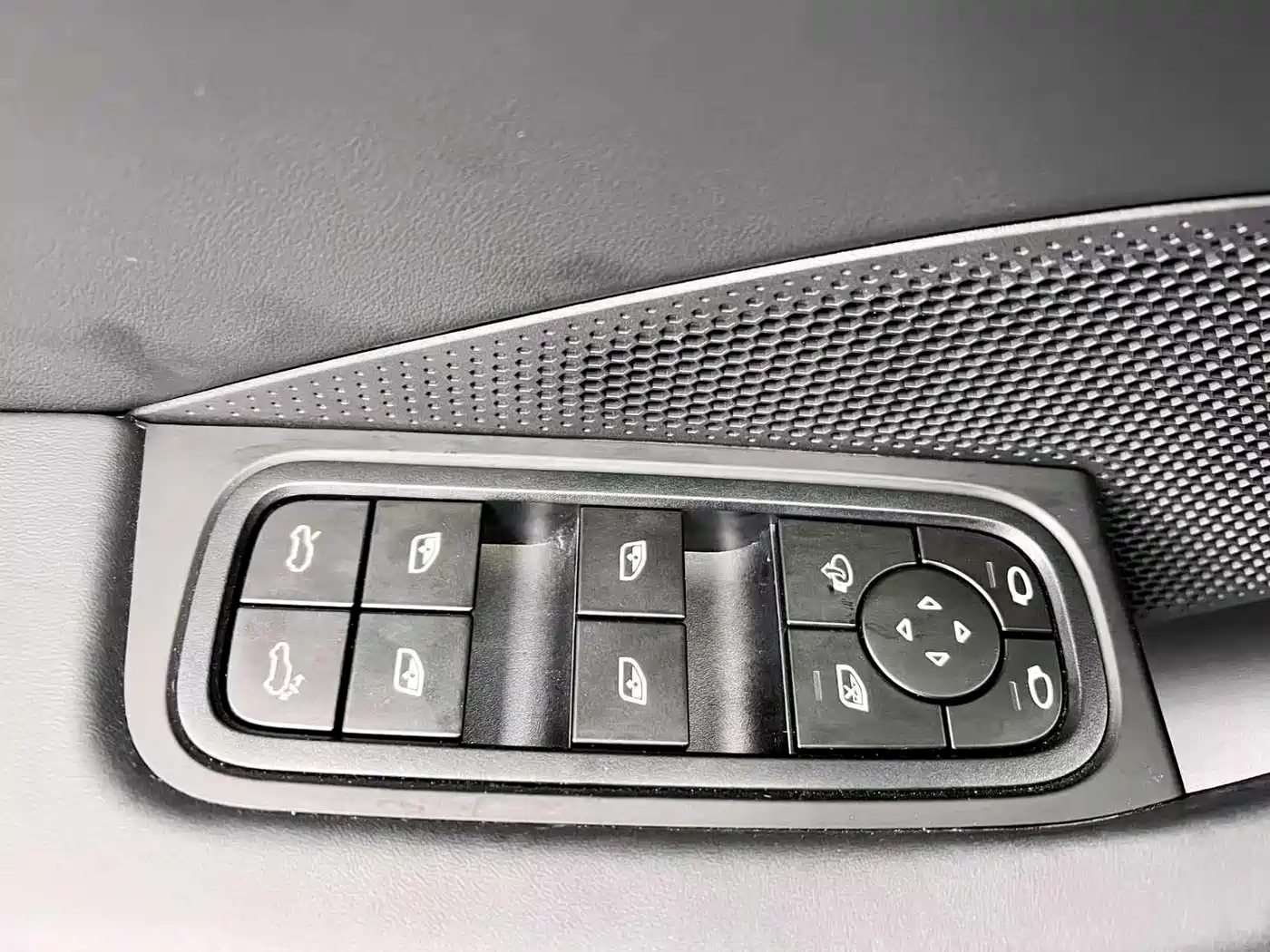 PORSCHE MACAN NEW ENERGY