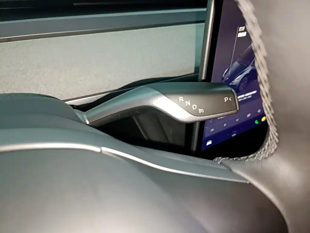 Фото 14 - Tesla Model Y