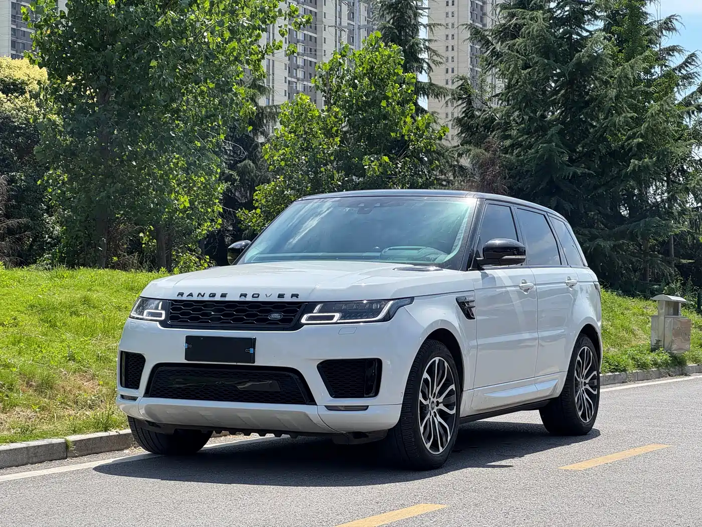 Land Rover Range Rover Sport 2021 3.0 L6 Gloss Black Edition