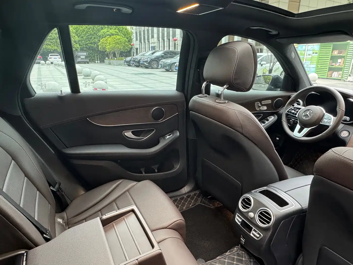 Mercedes-Benz GLC 2022 Facelift GLC 300 L 4MATIC Dynamic Collector's Edition фото 17