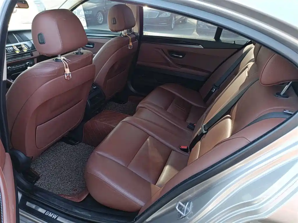 BMW 5 Series 2017 520Li Classic Edition фото 17