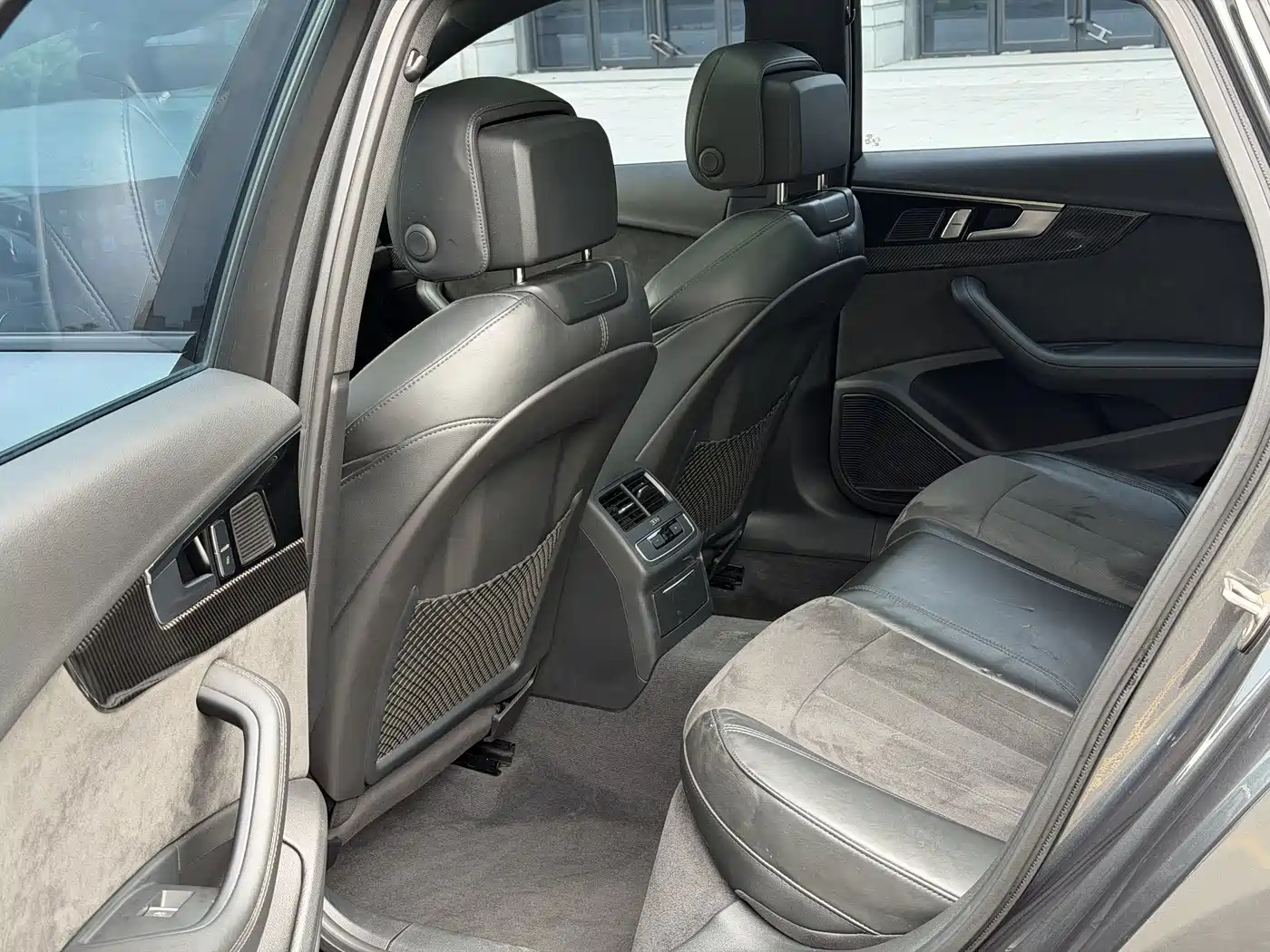 Фото 7 - Audi A4L