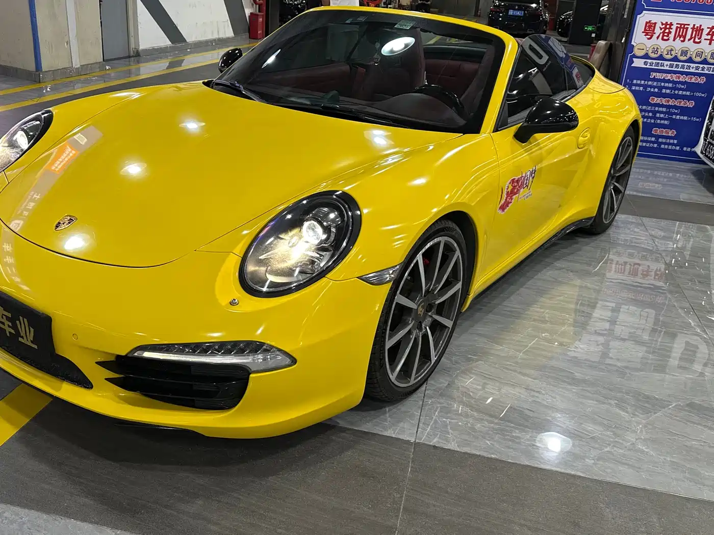 Porsche 911 2013 Carrera 4 Cabriolet 3.4L