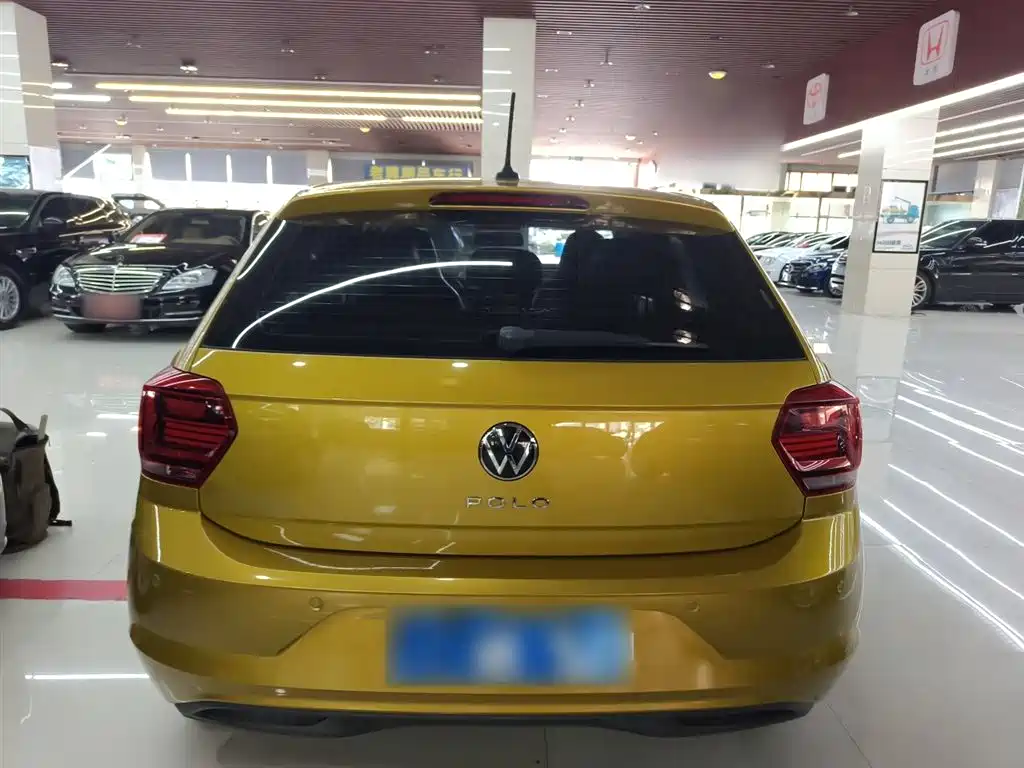 Volkswagen Polo 2021 Plus 1.5L Automatic Panorama Enjoyment Edition фото 22