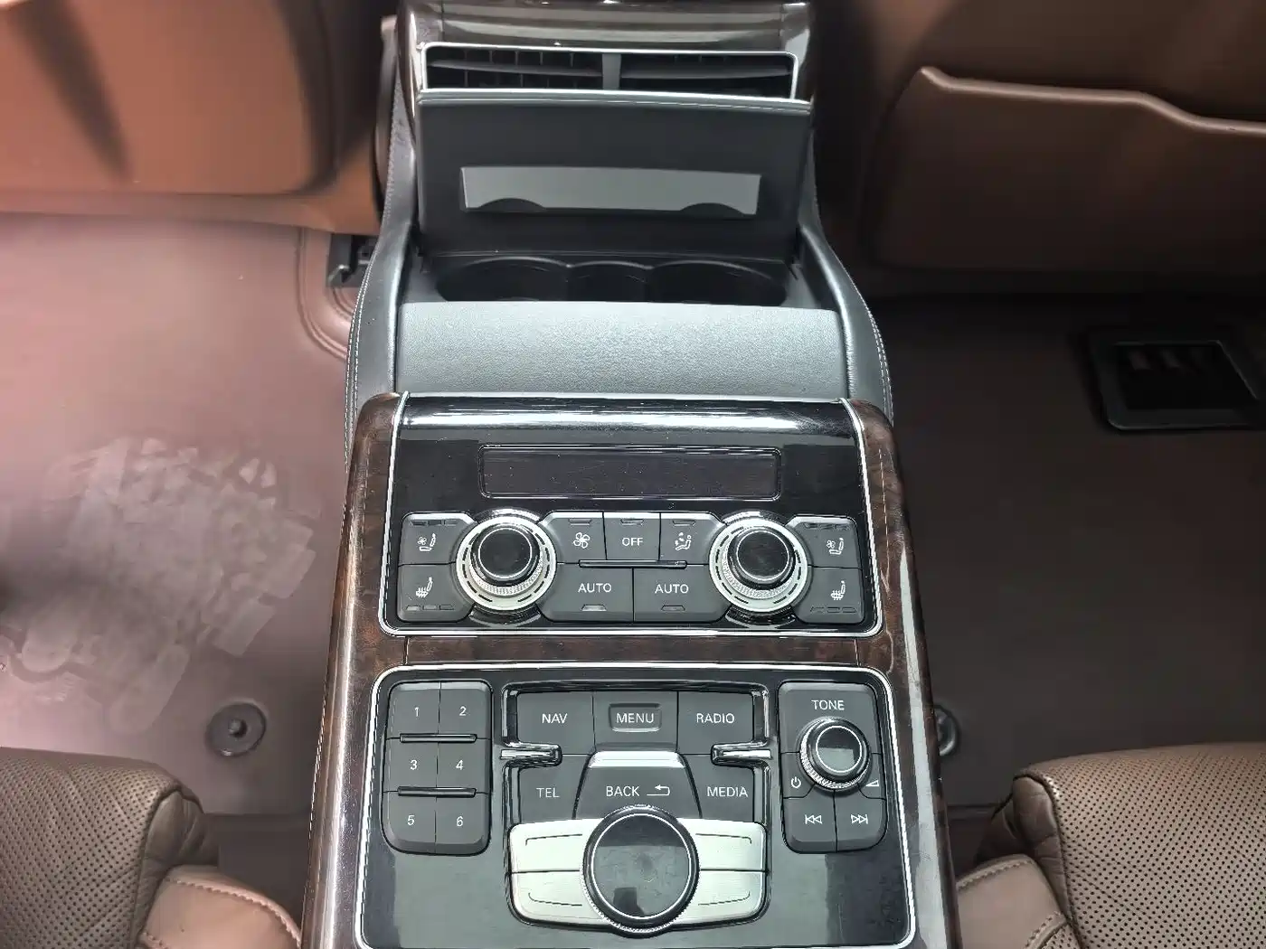 Audi A8 2014 A8L 45 TFSI quattro Luxury фото 11