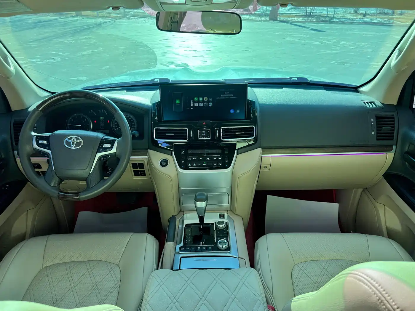 Toyota Land Cruiser (Import) 2015 4.0L V6 Middle East Low Configuration Edition фото 5