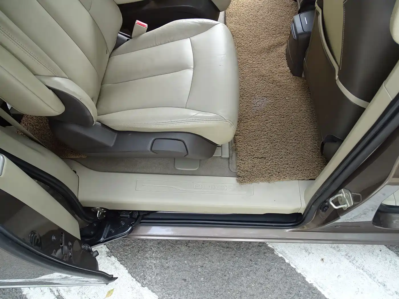Buick GL8 2011 2011 3.0L XT Luxury Business Flagship