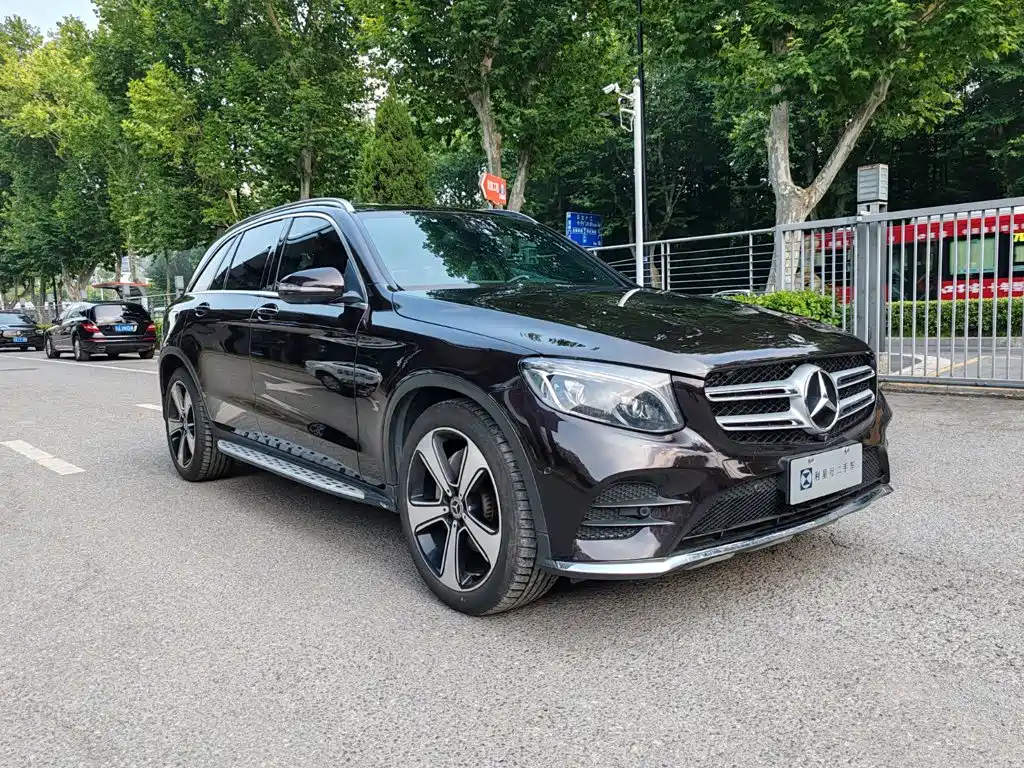 Фото 2 - Mercedes-Benz GLC