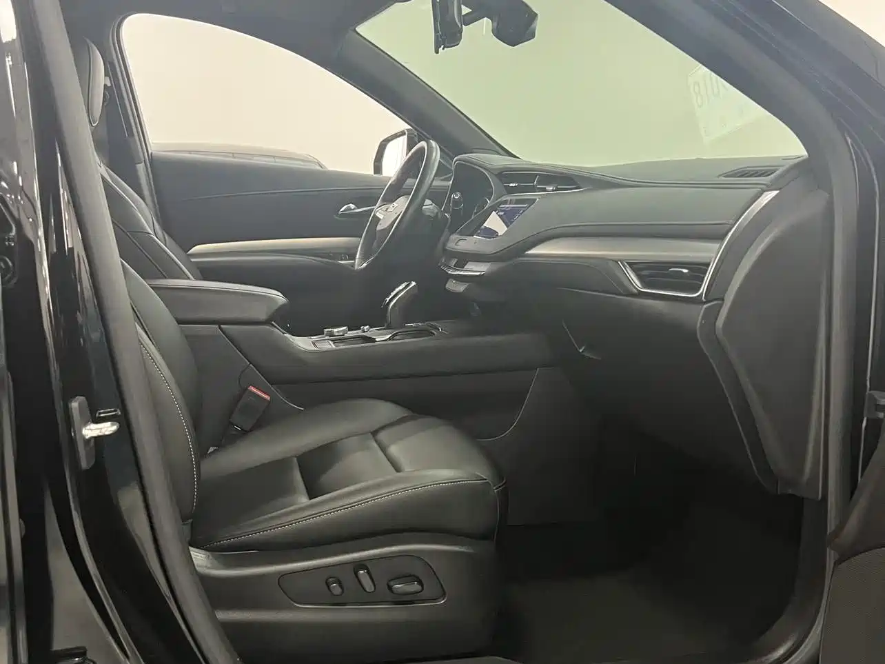 Cadillac XT4 2021 28T FWD Premium Edition фото 30